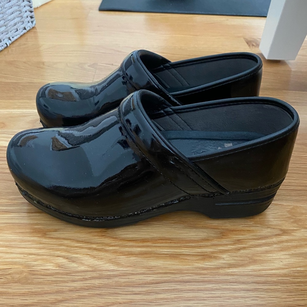 Dansko Professional Clog - Black Patent - Size 39